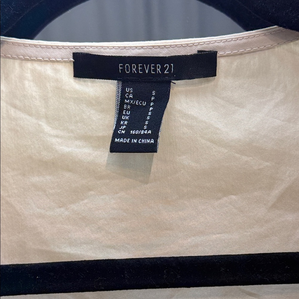 Forever 21 Crop Top Nude Beige Cream Puff Sleeve Crop Top Small - Picture 14 of 14